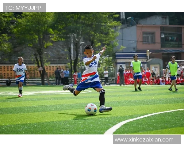 张旭景足球之路:从青涩少年到职业球员的成长故事与奋斗历程 张旭景足球之路:从青涩少年到职业球员的成长故事与奋斗历程