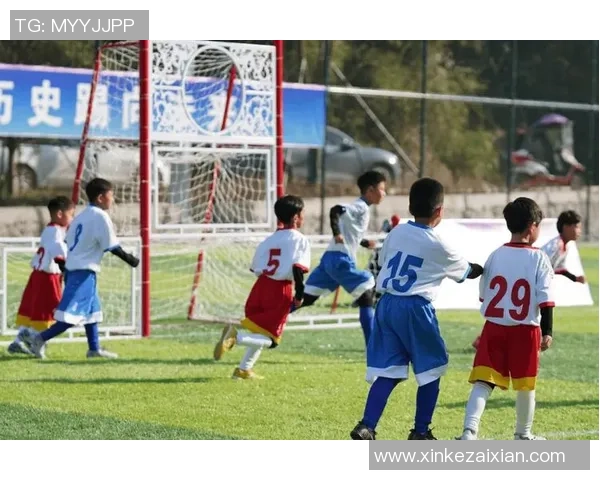 足球奏底：探讨足球运动对青少年成长与社会发展的深远影响与启示